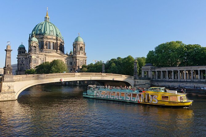 Berlin East Side Tour 2.5 Hour Cruise With Commentary - Tour Experience