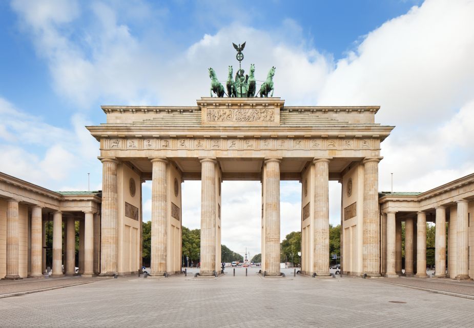 Berlin: Private 2-Hour Sightseeing Tour in Classic GDR Van - Inclusions