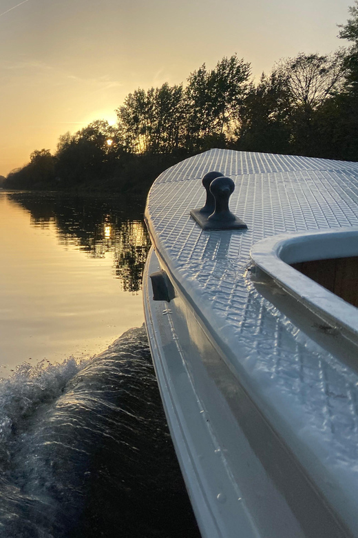 Berlin: Private Sightseeing Boat Tour on Admirals Vessel - Unique Exploration