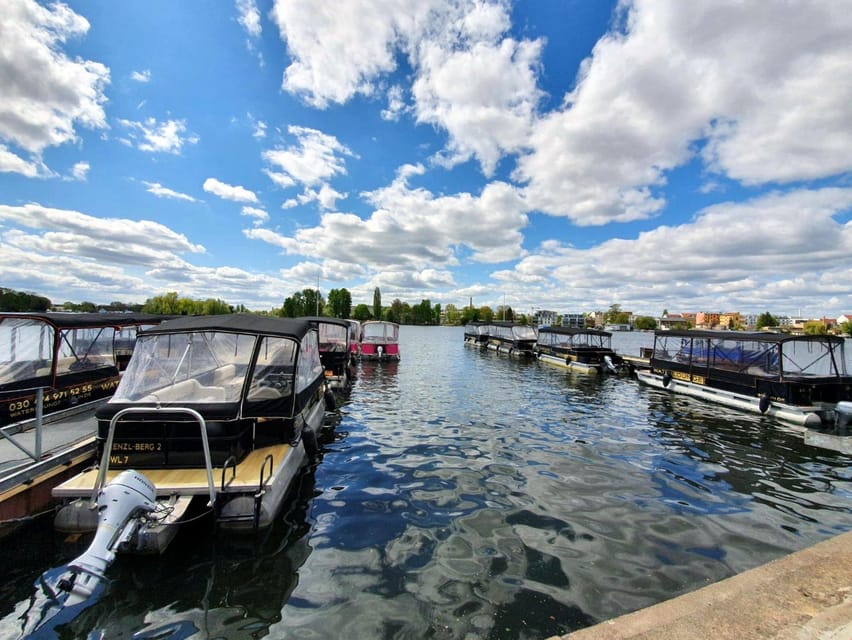 Berlin: Rent a Driver's License-Free Boat for up to 8 PAX - Boat Features and Amenities