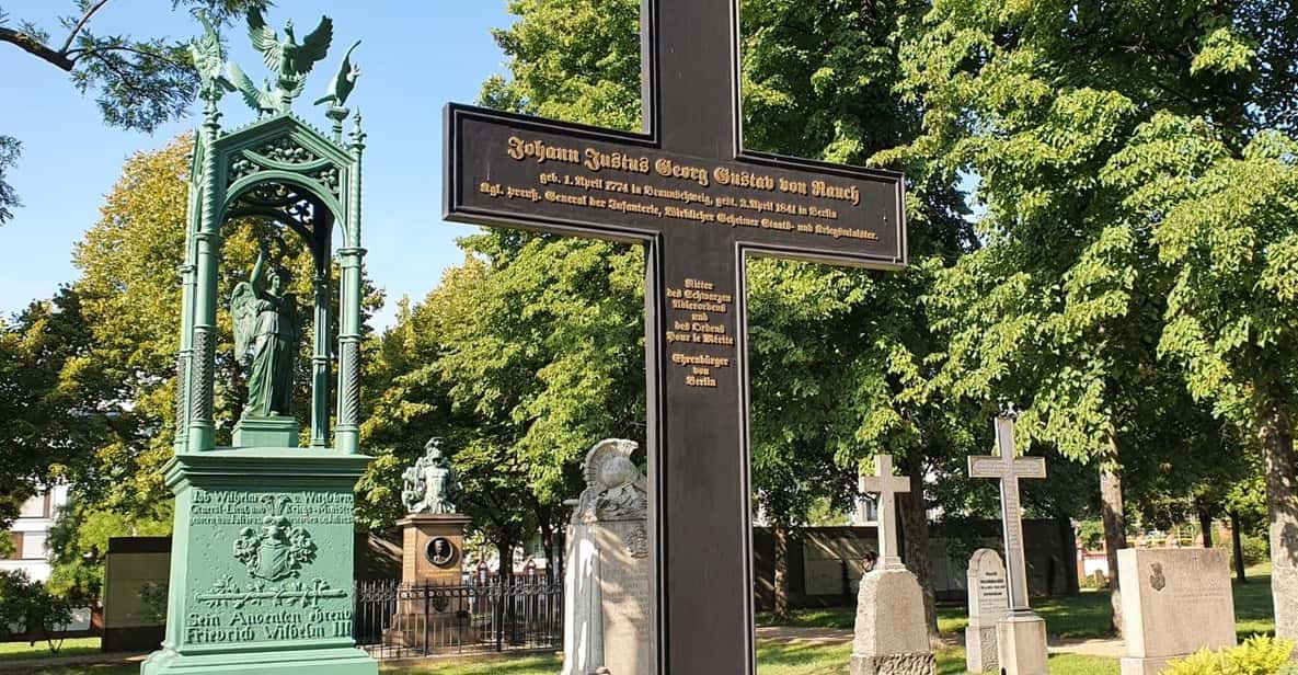 Berlin: Tour Through the Invalids Cemetery - Berlin Wall Connection