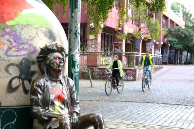 Berlin: Vibes of Berlin Bike Tour - Experience the Ride