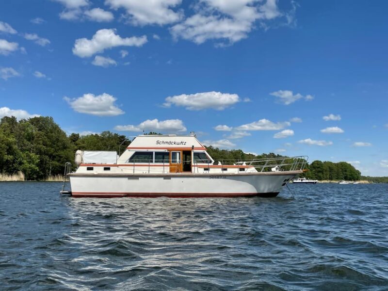 Berlin: Yacht Tour on the Lakes or City - Private and Corporate Events