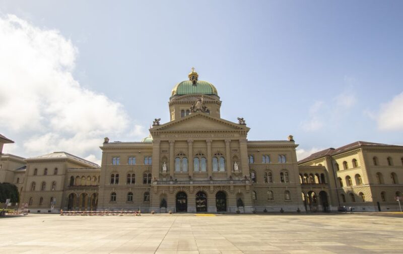 Bern: Express Walk With a Local in 60 Minutes - Tour Highlights
