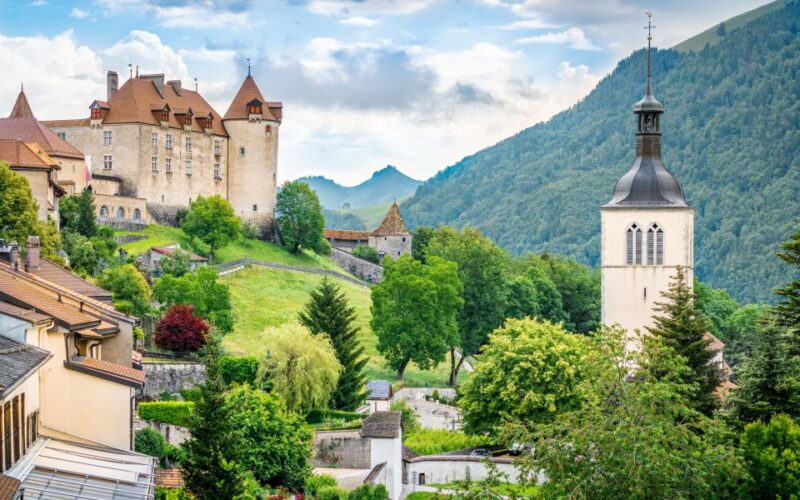 Bern: Gruyères Cheese and Cailler Chocolate Tasting Tour - Tasting Experiences