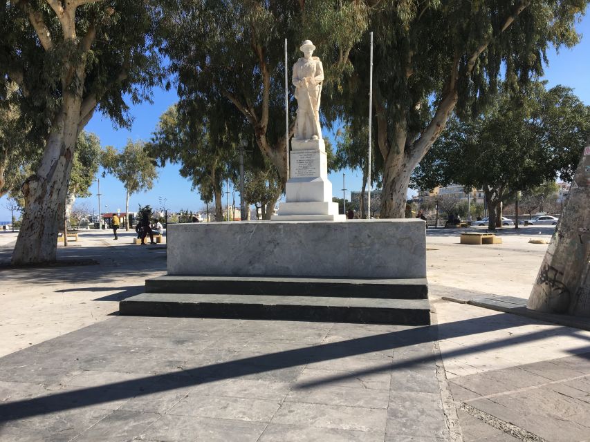 Best of Heraklion : Knossos - Arch.Museum - City Tour - Strolling Through Heraklion City