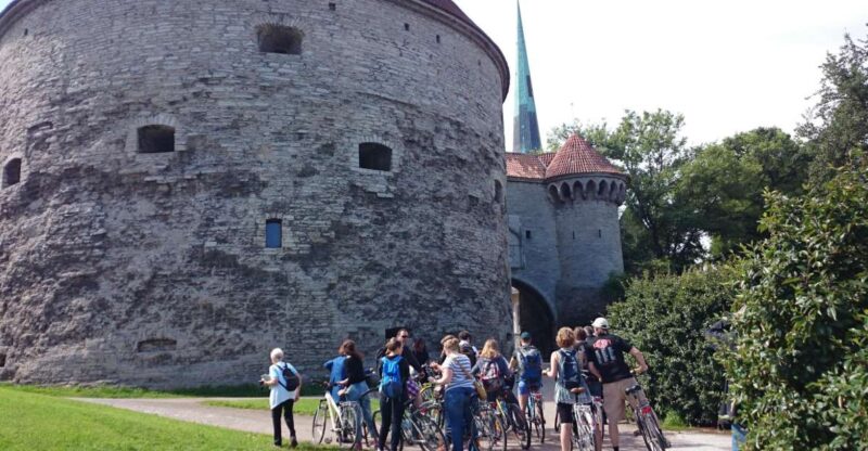 Best of Tallinn 2-Hour Bike Tour - Ideal for All Cyclists