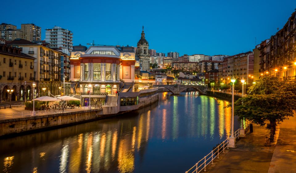 Bilbao & Guggenheim Private Walking Tour From Hotel/Center - Experience Description