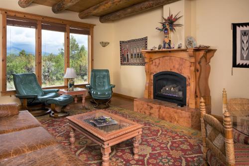Blue Lake Ranch - Accommodations and Amenities