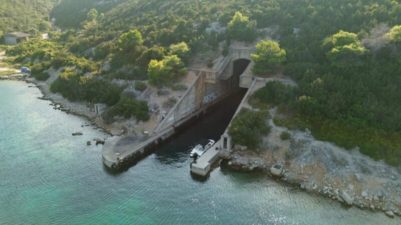 Boat Tour Golubinka Cave-Dragons Eye-Veli Zal Beach-Sakarun - Inclusions and Equipment