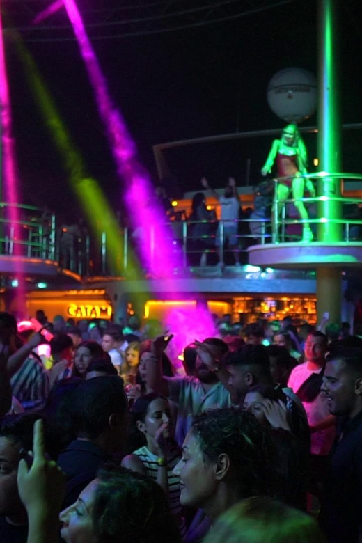 Bodrum: Club Catamaran Entry Ticket - Entertainment and Amenities