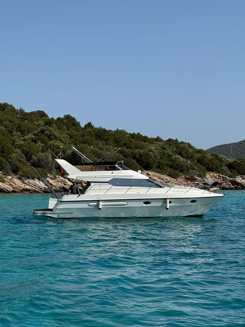 Bodrum: Private Motoryacht Tour With Swimming Stops & Lunch - Onboard Experience