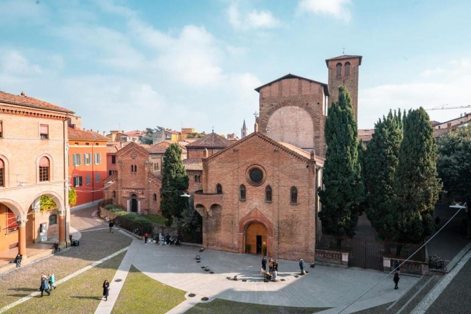 Bologna: Guided Bike Tour With Aperitif - Historical Context