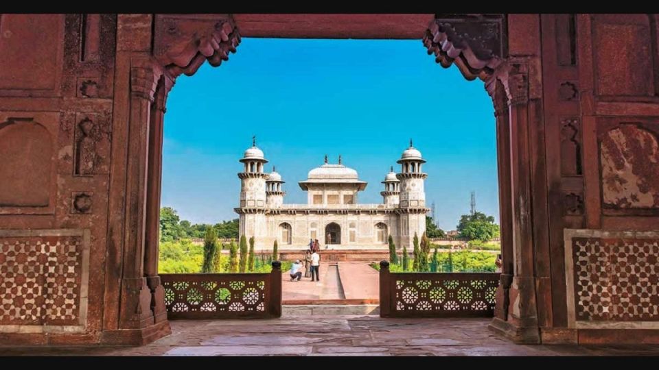 Book Cab & Tour Guide for Agra Tour - Detailed Itinerary and Highlights