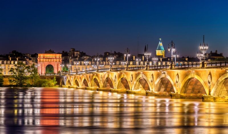 Bordeaux by Night: Private Tour in a Citroën 2CV - Unique Experience Features