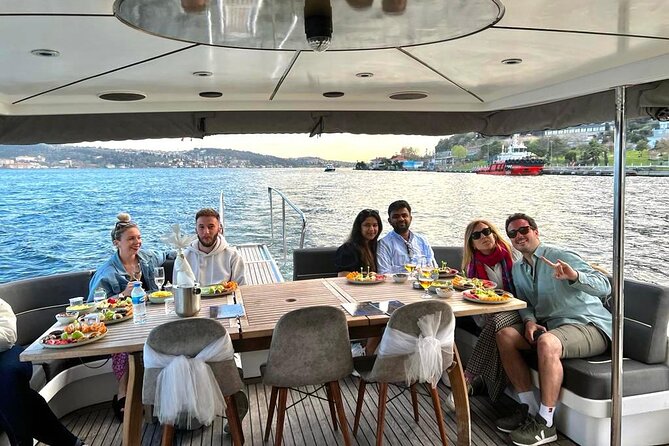 Bosphorus Guided Luxury Yacht Cruise With Live Guide (90 Minutes) - Accessibility and Policies