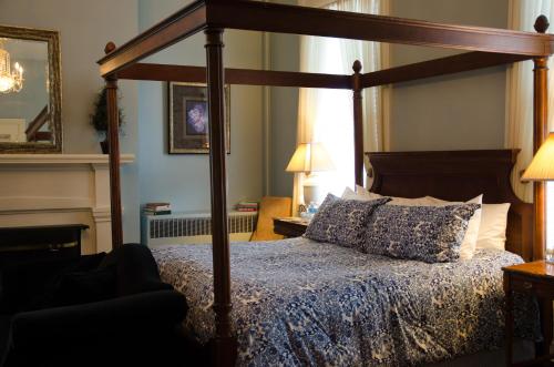 Bourbon Manor Bed & Breakfast Inn - Guest Experiences and Ratings