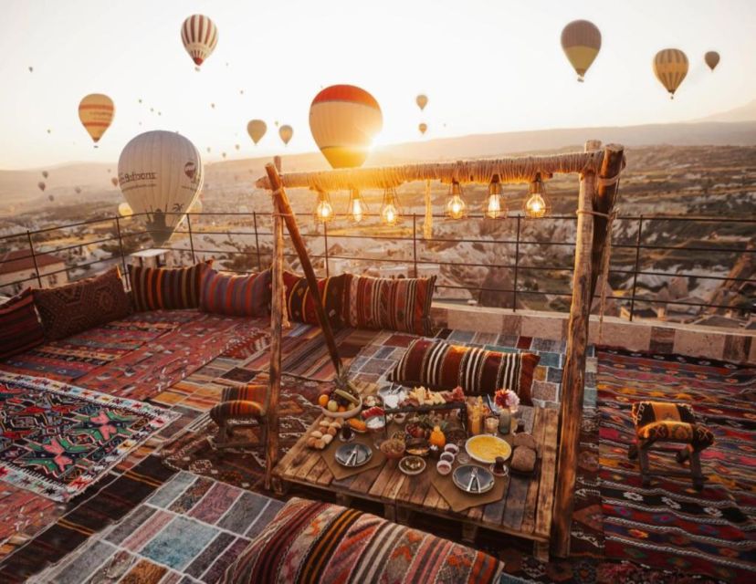 Breakfast in Cappadocia at Carpet Terrace With Balloons - Location and Setting