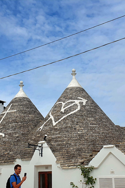Brindisi: Alberobello, Locorotondo & Ostuni Tour With Brunch - Alberobello Experience