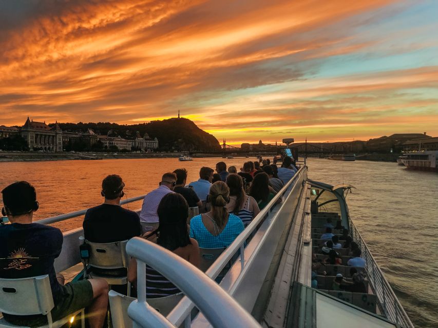 Budapest: 1-Hour Evening Sightseeing Cruise With Drink - Meeting Point Information