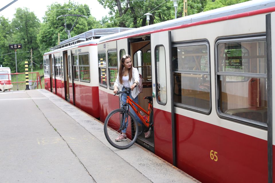 Budapest Adventure Sightseeing Bike Tour - Experience Features