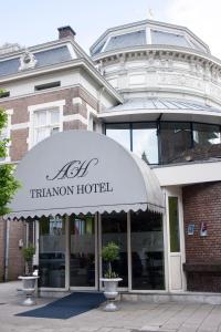 Budget Trianon Hotel - Room Types and Amenities