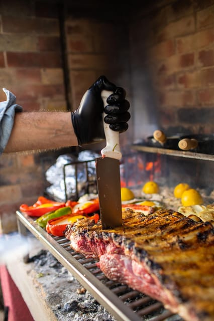 Buenos Aires: Argentine Barbecue With Live Music - Social Atmosphere