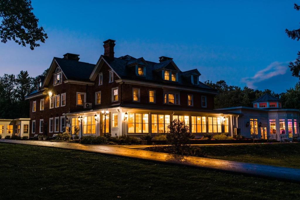 Cameron Estate Inn - Accommodation Options