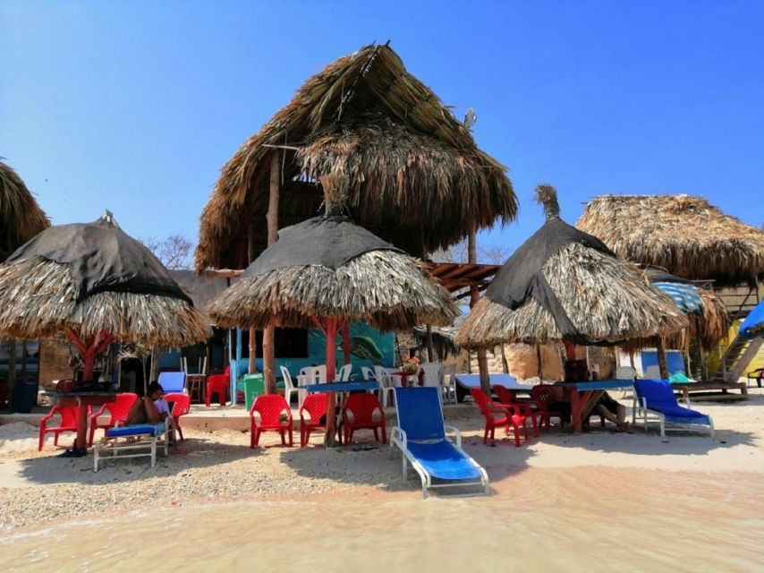 Cartagena: Paradise PUNTARENA ISLAND and White Sand - Culinary Delights on the Island