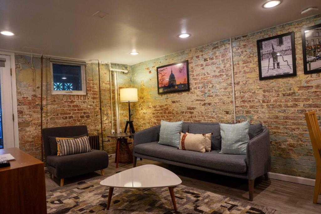 Centrally Located DC Apt Bloomingdale Review