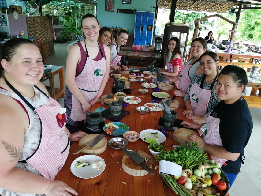 Chaing Mai : Cooking in Organic Farm With a Local Train Trip - Cooking Preparation