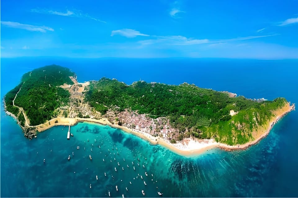 Cham Island Sightseeing & Snorkeling Excursion. - Meals and Refreshments