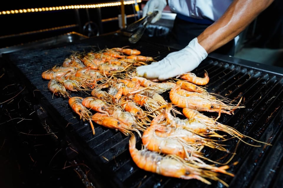 Chao Phraya River Dinner Cruise - Ship Layout and Features