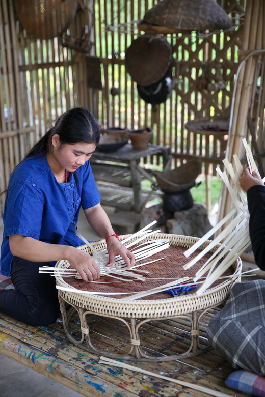 Chiang Mai : Traditional Lanna Bamboo Fan Weaving - Craftsmanship Process