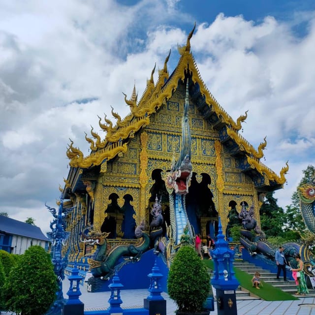 Chiang Rai White & Blue Temple, Black Museum, Lalitta Cafe - Transportation and Pickup