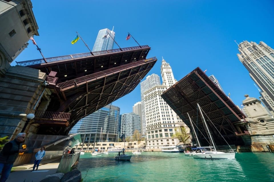 Chicago: History & Architecture Walking Tour W/ Boat Cruise - Millennium Park