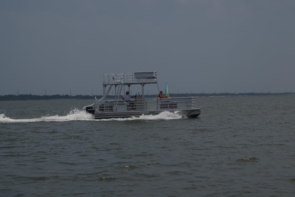 Chincoteague Island: Ultimate Party Pontoon Rental - Rental Features and Amenities