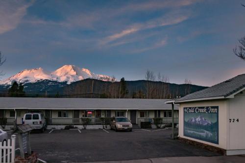 Cold Creek Inn - Accommodations and Amenities