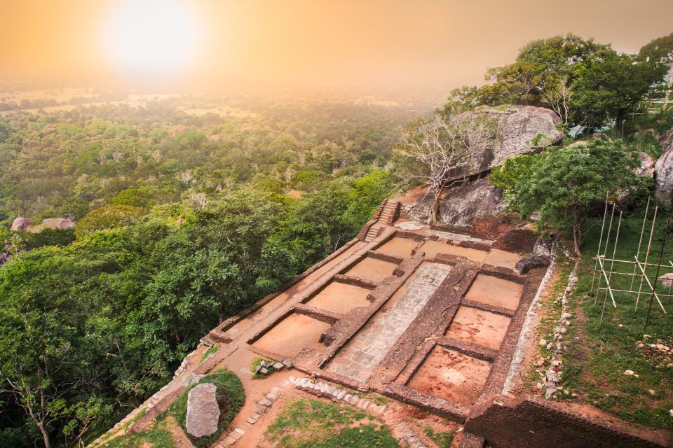 Colombo/Negombo: Sigiriya, Kandy, Ella 3-Day Trip With Train - Accommodation and Meals