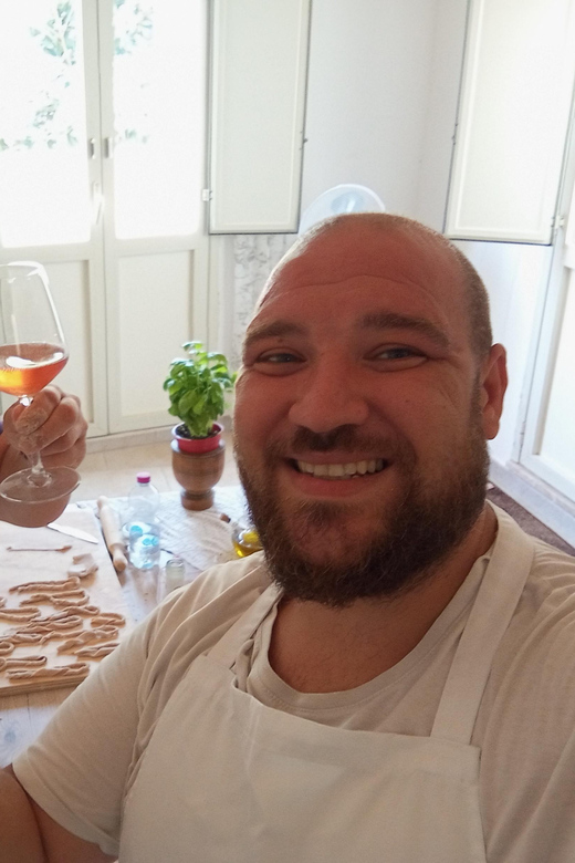 Cookingclass With Livio: Lesson on Typical Salento Pasta - Group Details