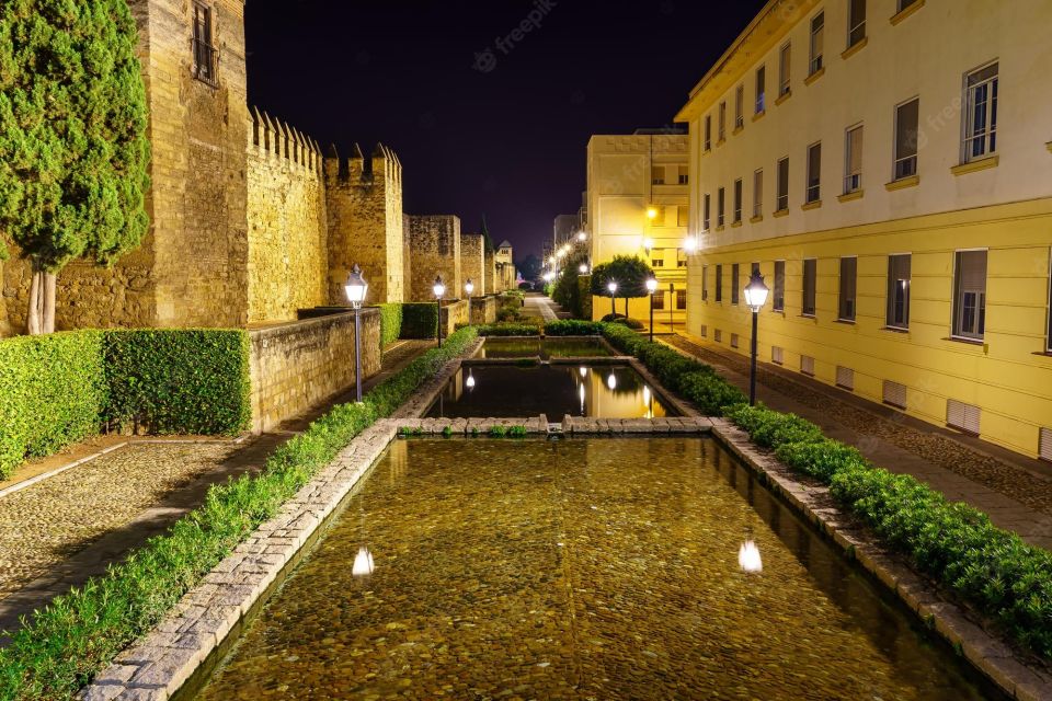 Córdoba: Private Guided Walking Tour - Booking and Payment