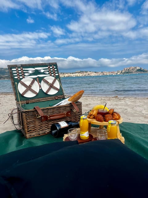 Corsica: Picnicxperience With Local Products - High-Quality Picnic Equipment