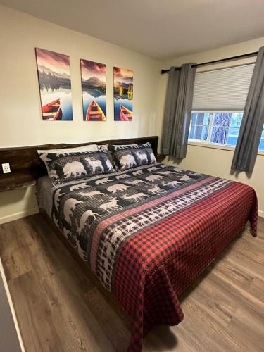Crater Lake Gateway - Hwy 140 - Room Types and Amenities