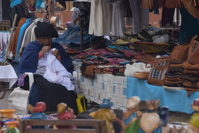 Cultural Tour Otavalo, Cotacachi, Cuicocha and San Pablo Lagoons - Discovering San Pablo Lake