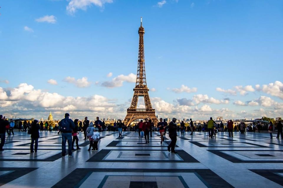 Day Trip to Paris With a 3-Course Lunch - Lunch at the Eiffel Tower