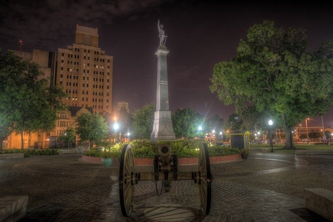 Death Warmed Over: San Antonio Haunted Pub Crawl - Engaging Tour Guides