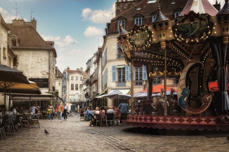Dijon: Birthday Mission Outdoor City Game - Game Features