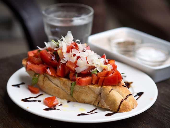 Dining Activity:Eat Like a Roman (Restaurant up 19 People) - Dining Atmosphere
