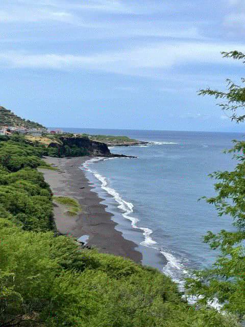 Discover the Black Sand Beach+the Natural Pool - Highlights of the Experience