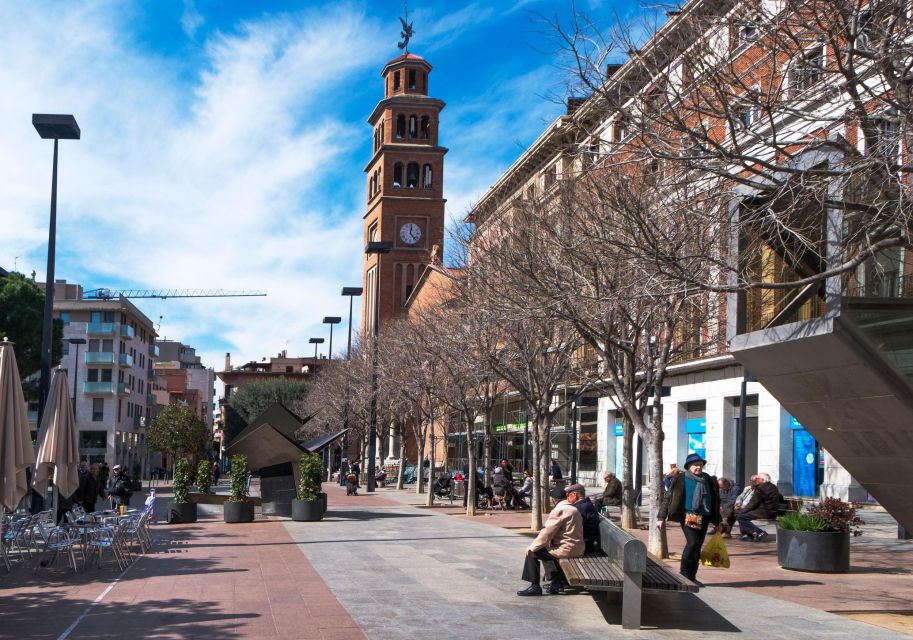 Discover Valencia's Romantic Side On Foot - Explore Charming Squares